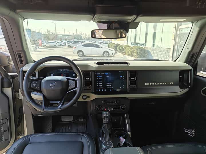 Фото 6 - Ford Bronco