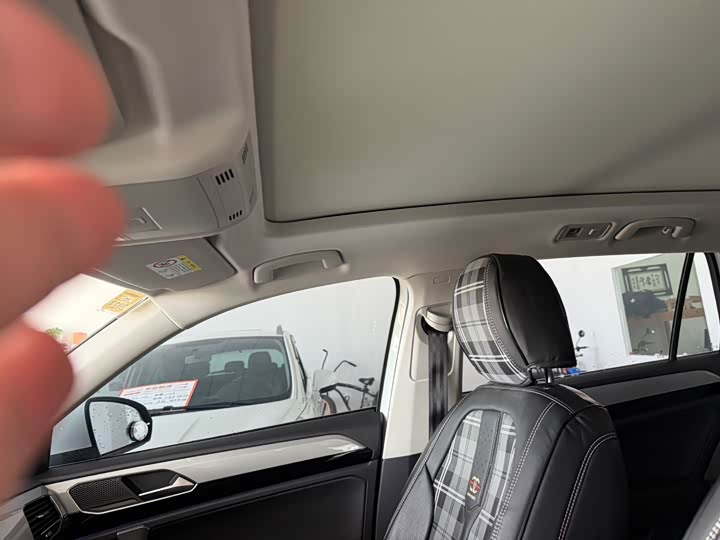 Фото 12 - Volkswagen Tayron