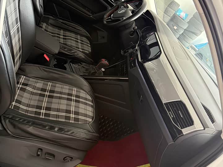 Фото 14 - Volkswagen Tayron