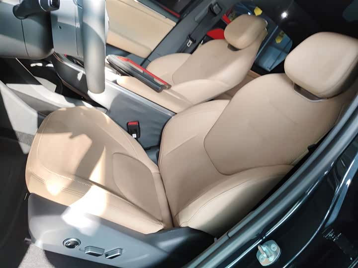 Фото 15 - BAIC Arcfox Alpha T5