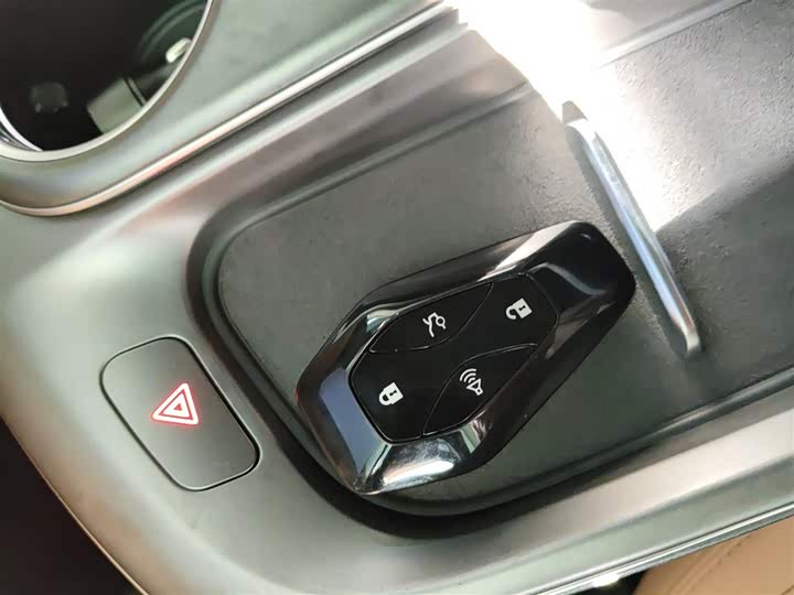 Фото 9 - BAIC Arcfox Alpha T5