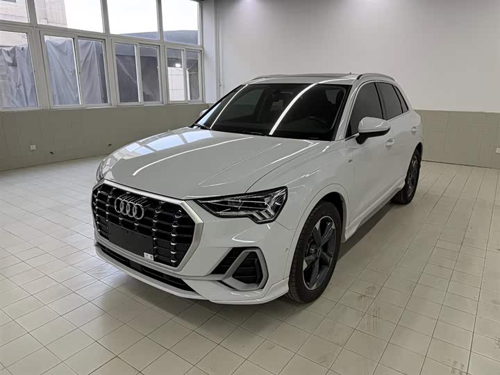 Фото 1 - Audi Q3