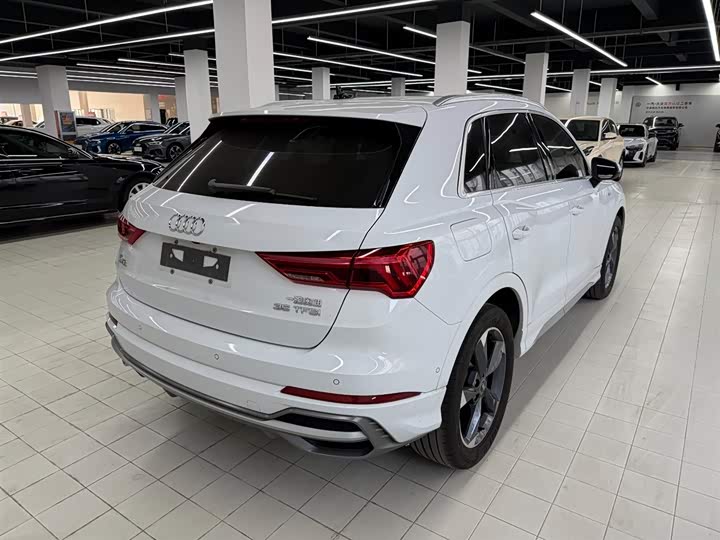 Фото 2 - Audi Q3