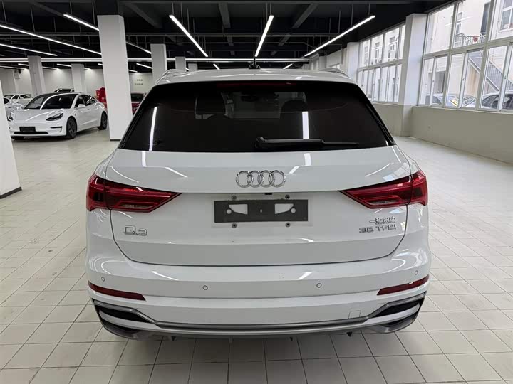 Фото 4 - Audi Q3