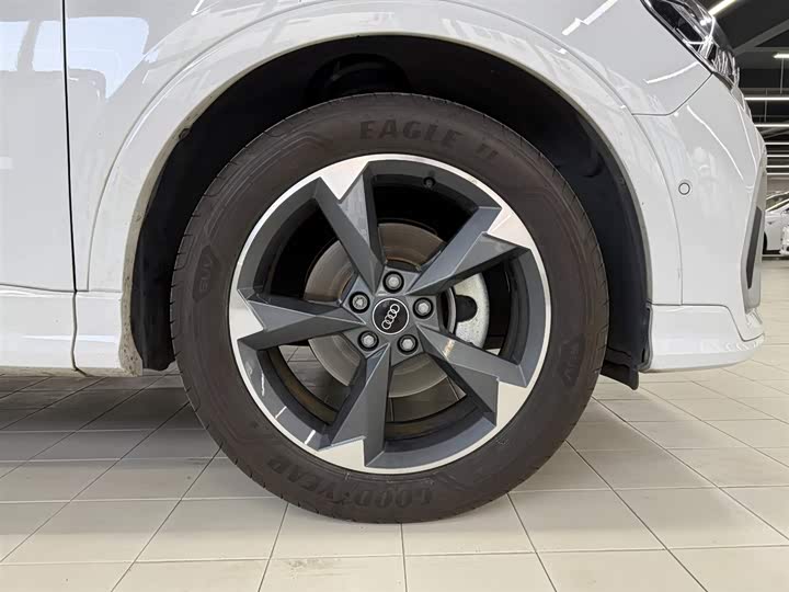 Фото 5 - Audi Q3