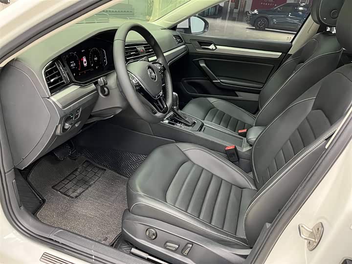 Фото 11 - Volkswagen Lamando L