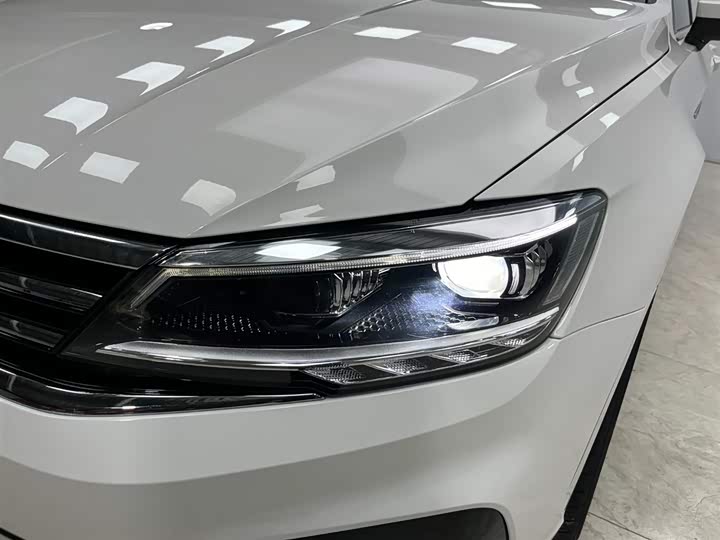 Фото 17 - Volkswagen Lamando L