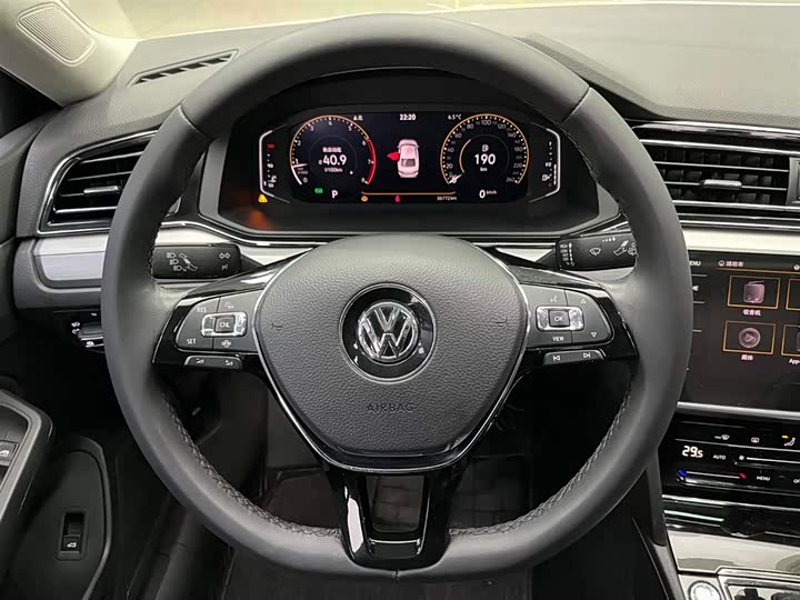 Фото 3 - Volkswagen Lamando L