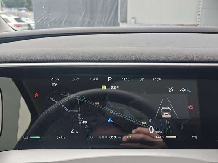 Фото 18 - Denza D9