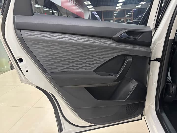 Фото 15 - Volkswagen Tharu