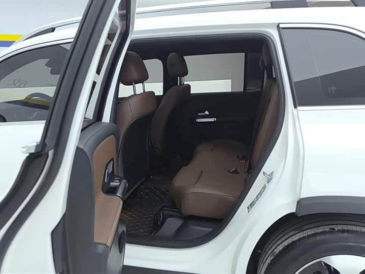 Фото 11 - Mercedes-Benz GLB-Class