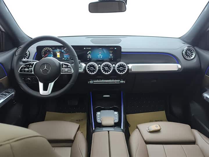 Фото 12 - Mercedes-Benz GLB-Class