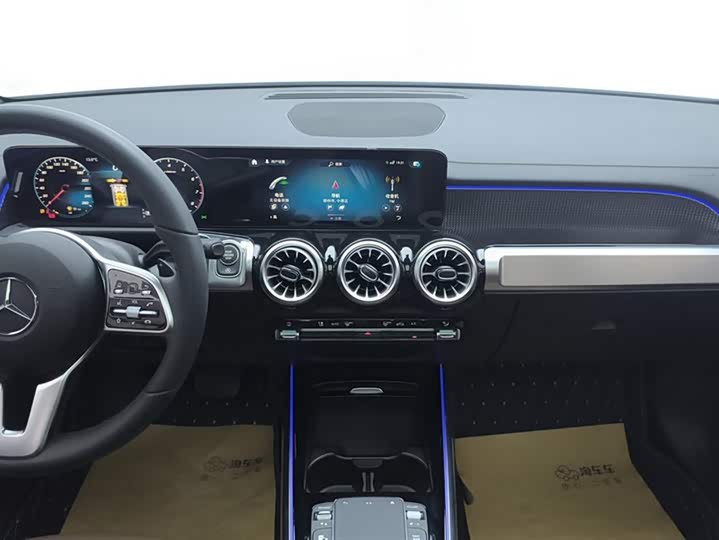 Фото 13 - Mercedes-Benz GLB-Class