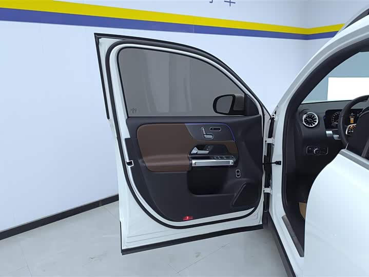 Фото 7 - Mercedes-Benz GLB-Class