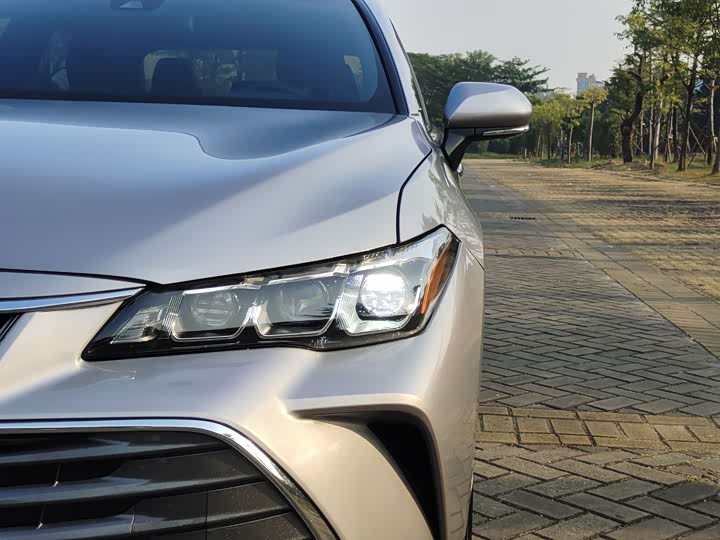 Фото 4 - Toyota Avalon