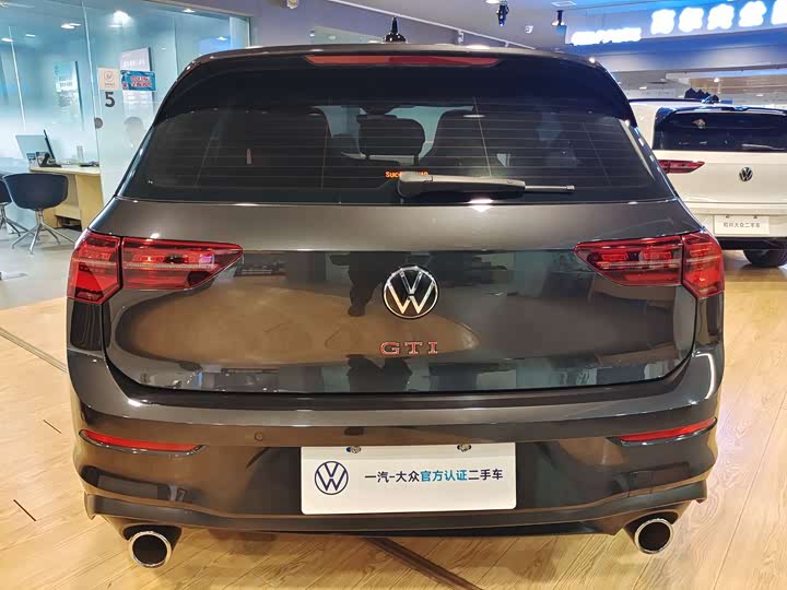 Фото 5 - Volkswagen Golf GTI