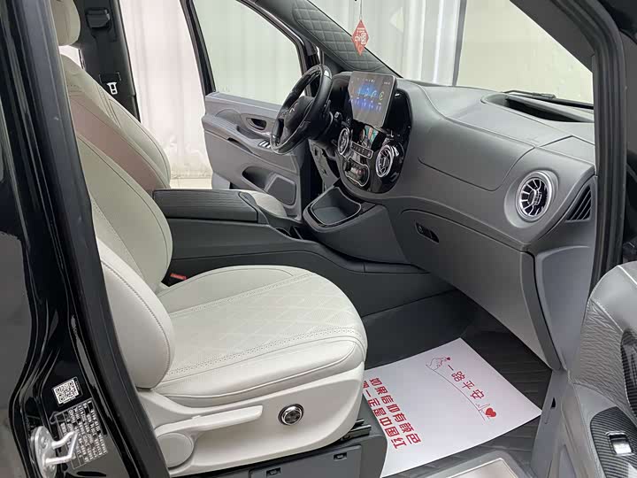 Фото 12 - Mercedes-Benz Vito