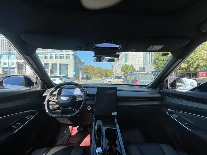 Фото 6 - Geely Atlas