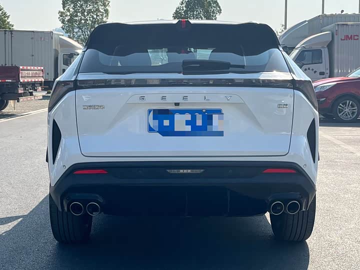 Фото 8 - Geely Atlas