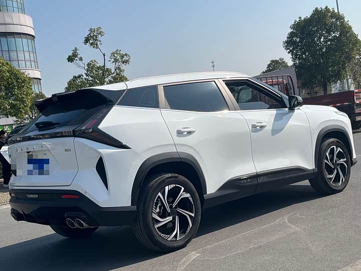 Фото 9 - Geely Atlas