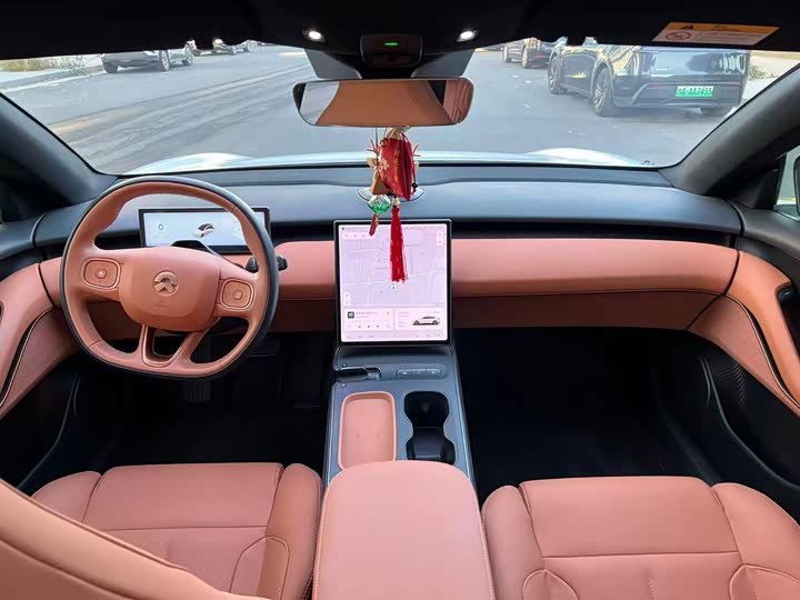 Фото 10 - Nio ET5