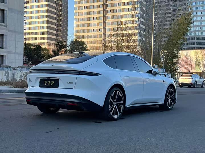 Фото 6 - Nio ET5