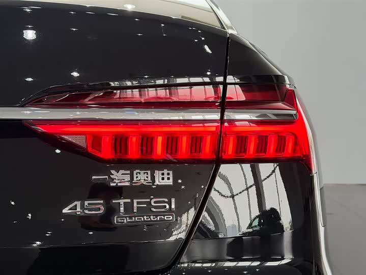 Фото 23 - Audi A6L