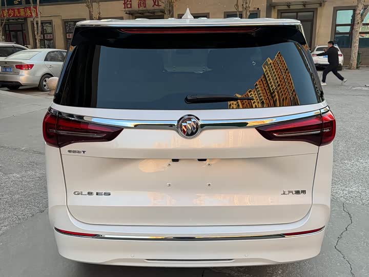 Фото 6 - Buick GL8 ES