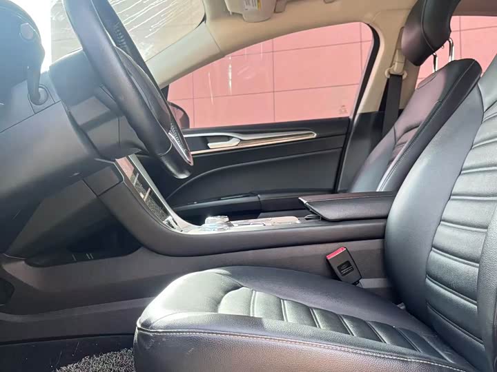 Фото 4 - Ford Mondeo