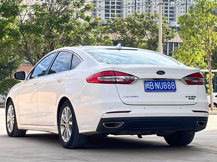 Фото 9 - Ford Mondeo