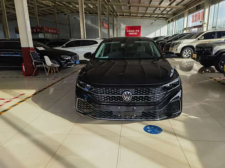 Фото 2 - Volkswagen Passat