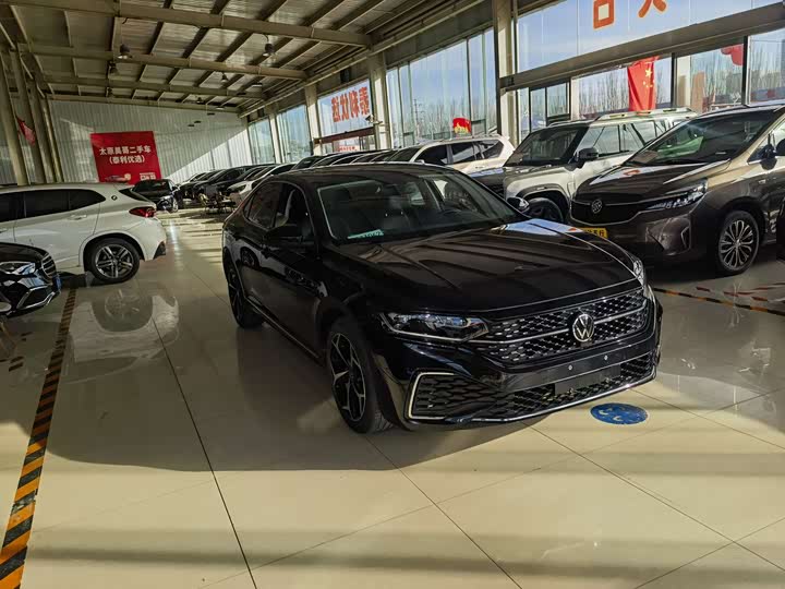 Фото 3 - Volkswagen Passat