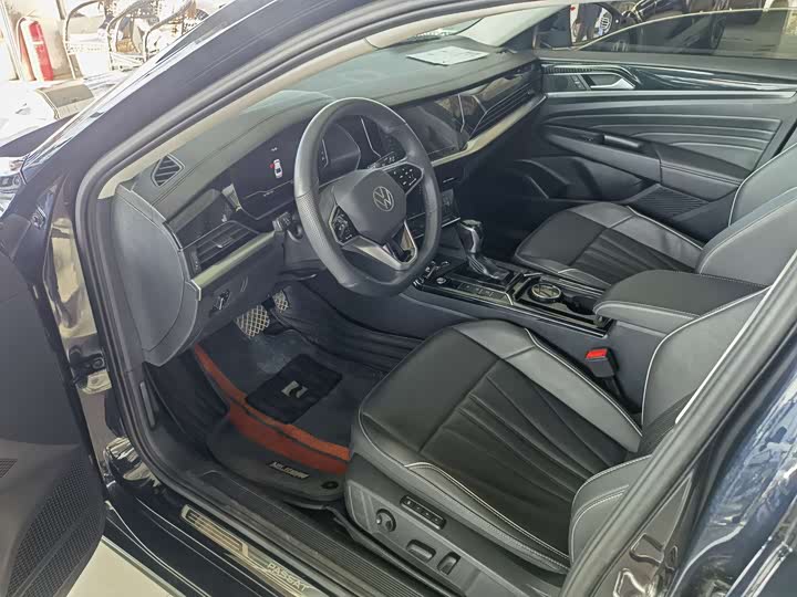 Фото 7 - Volkswagen Passat