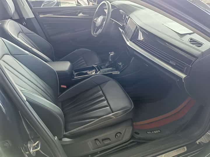 Фото 8 - Volkswagen Passat