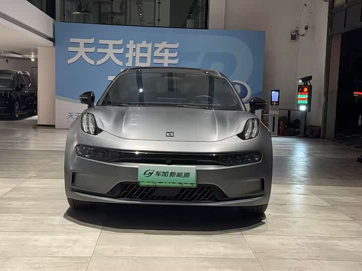 Фото 2 - Zeekr 001