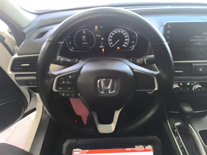 Фото 11 - Honda Accord