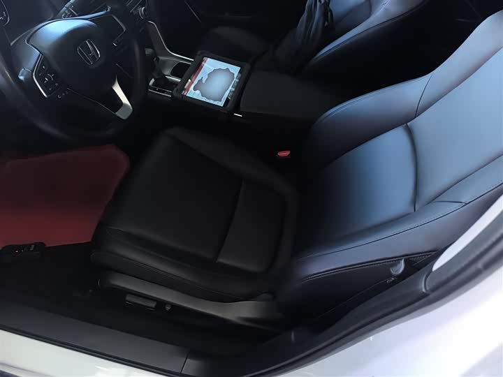 Фото 15 - Honda Accord