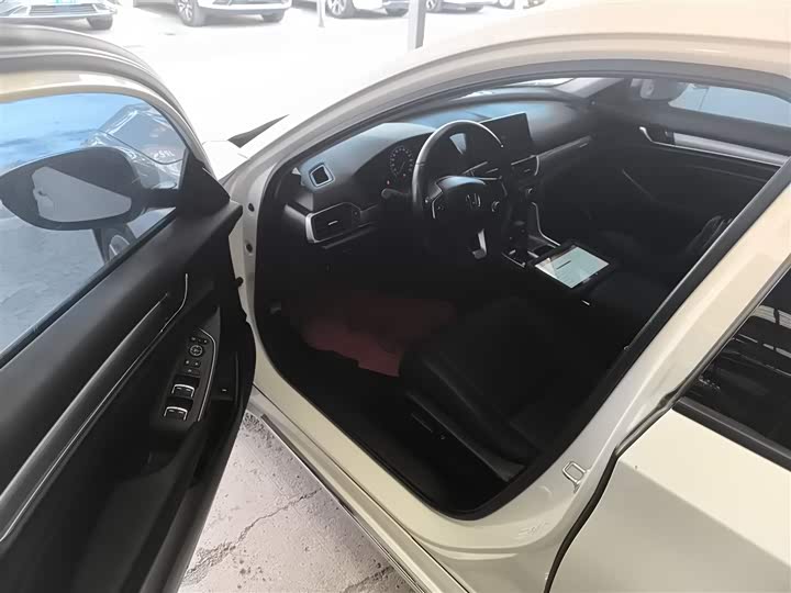 Фото 16 - Honda Accord