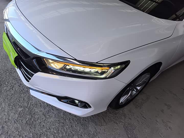 Фото 23 - Honda Accord