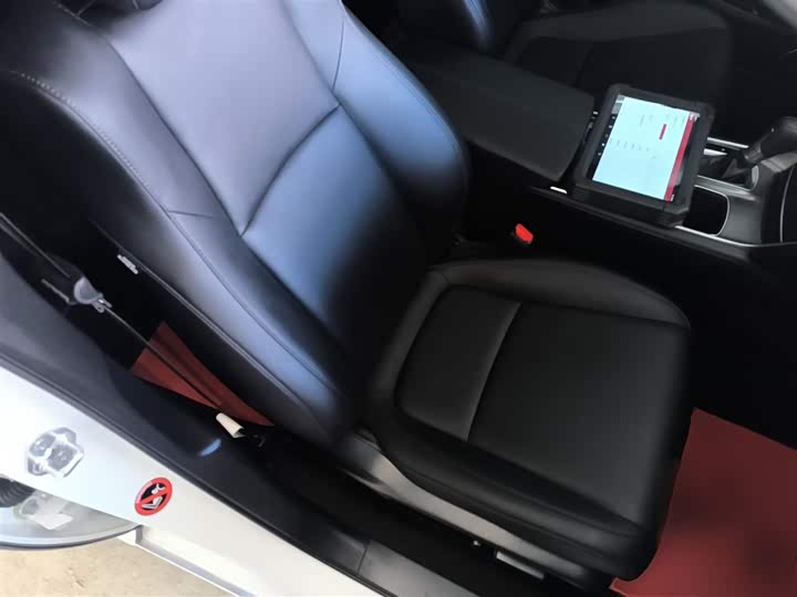 Фото 24 - Honda Accord