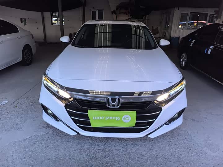 Фото 3 - Honda Accord