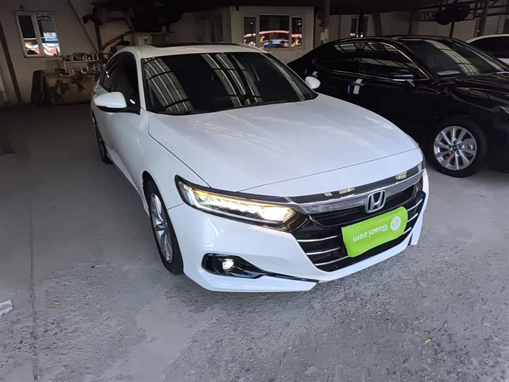 Фото 4 - Honda Accord