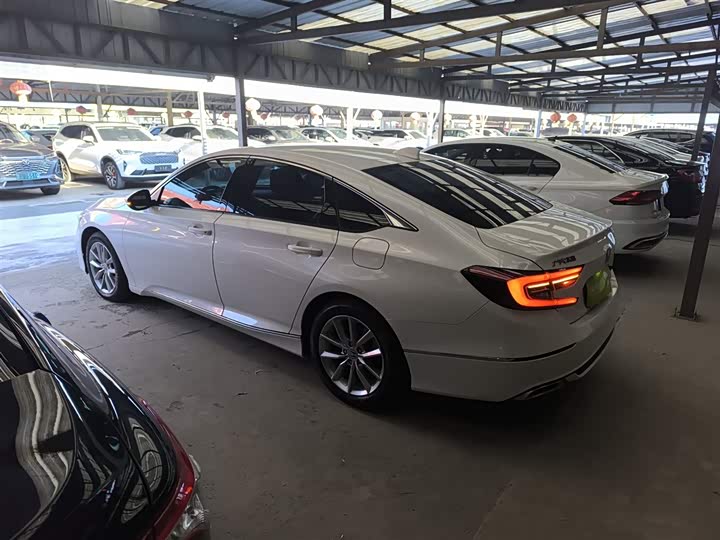 Фото 5 - Honda Accord