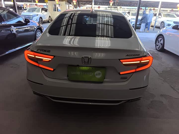 Фото 6 - Honda Accord