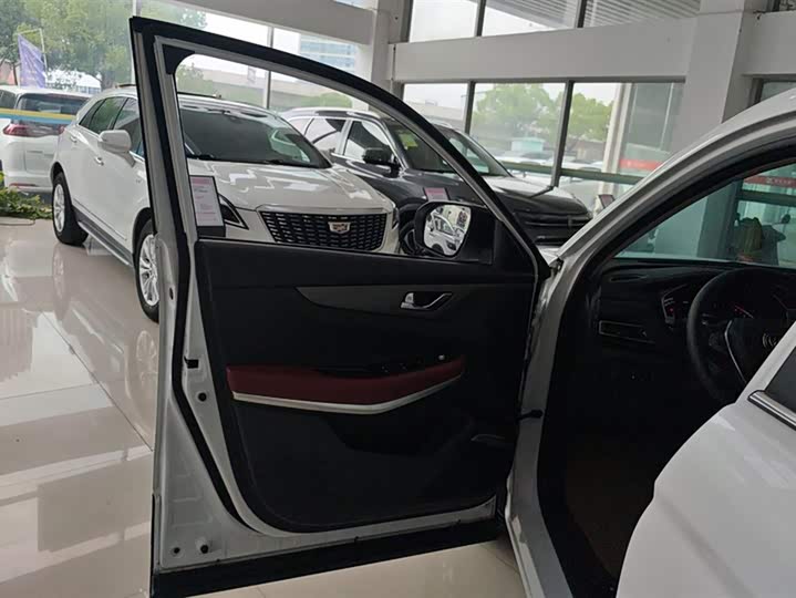 Фото 7 - Changan CS75