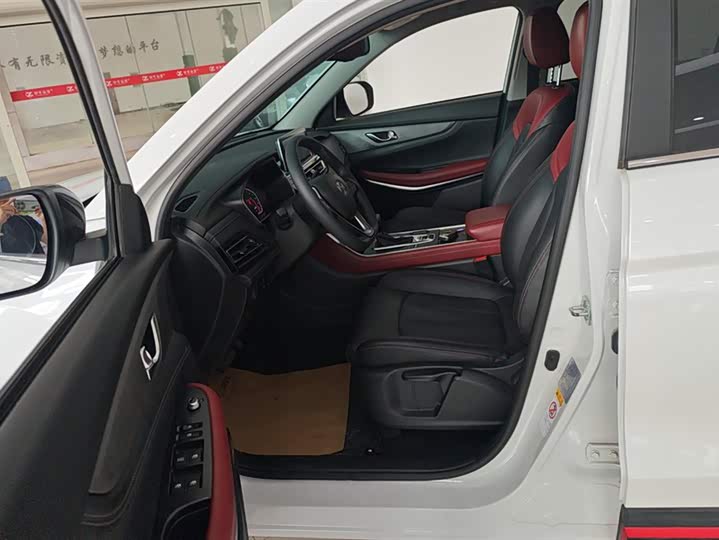 Фото 9 - Changan CS75