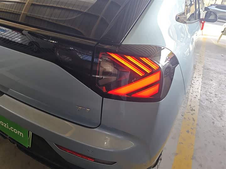 Фото 7 - BAIC Arcfox T1