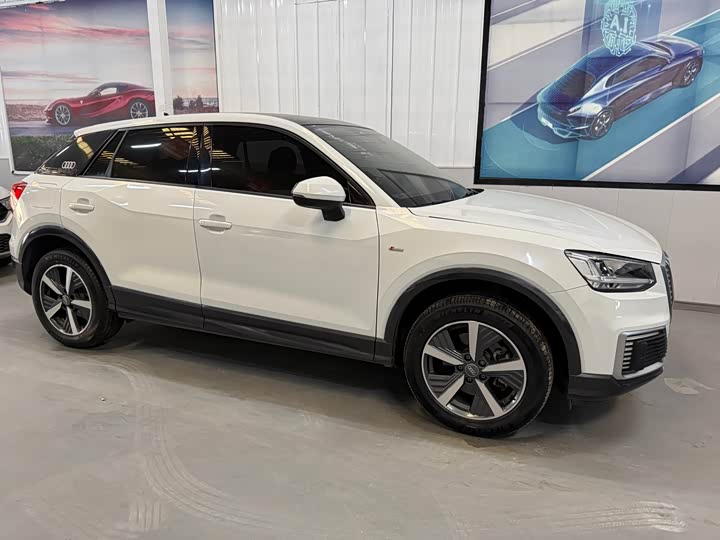 Фото 4 - Audi Q2L e-tron