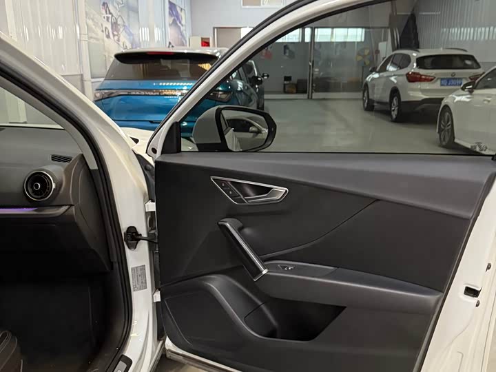 Фото 8 - Audi Q2L e-tron