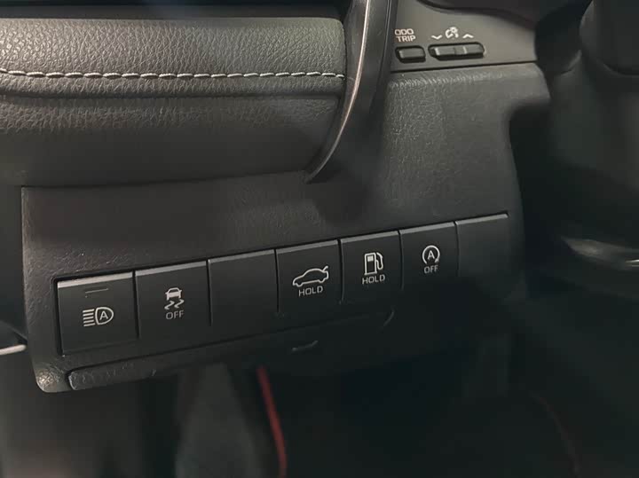 Фото 18 - Toyota Camry